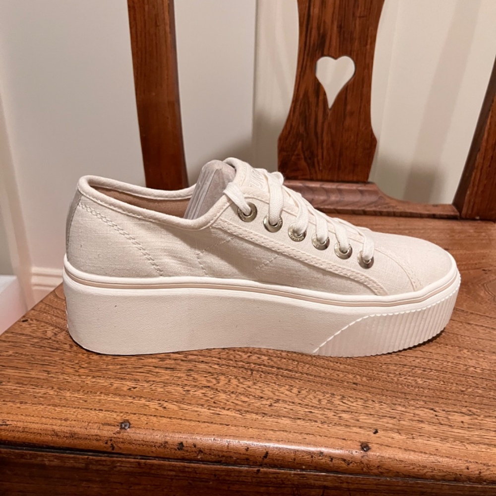 NWT Dr. Scholl's Platform Canvas Sneakers